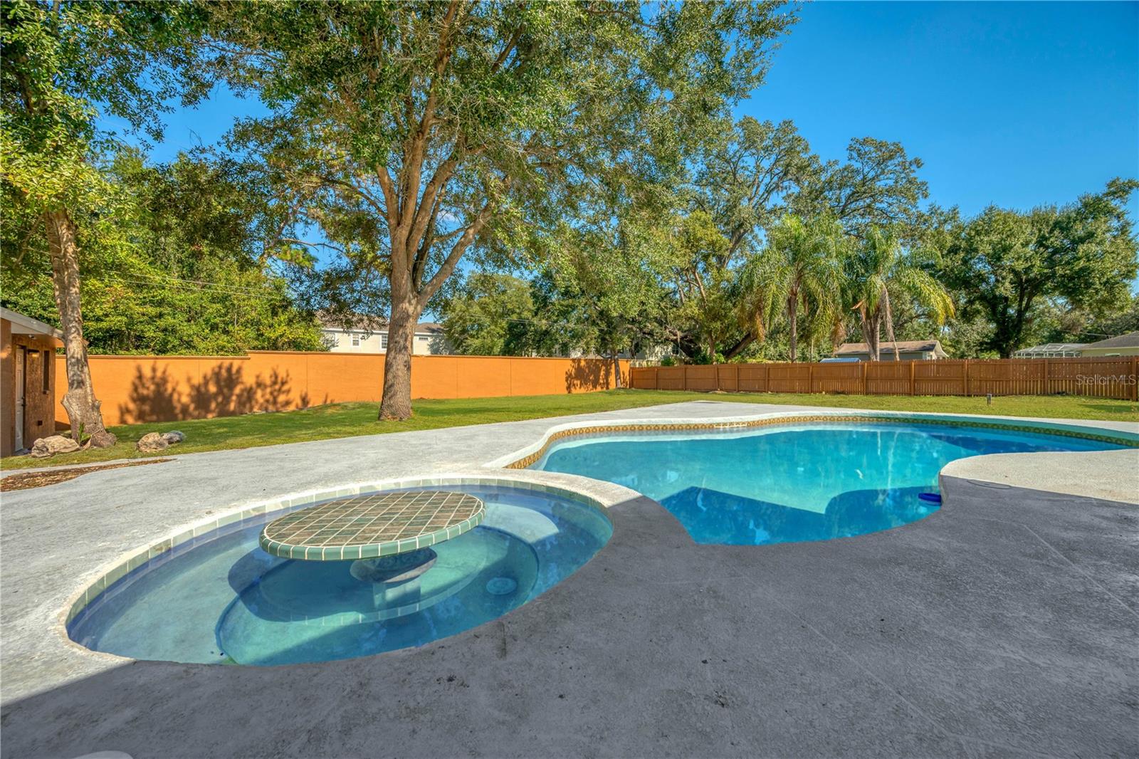 Image 44 of 53 For 2206 Wallwood Place