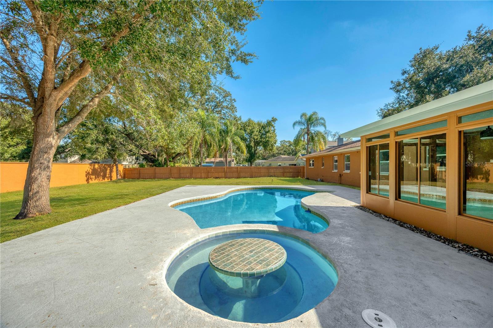 Image 46 of 53 For 2206 Wallwood Place