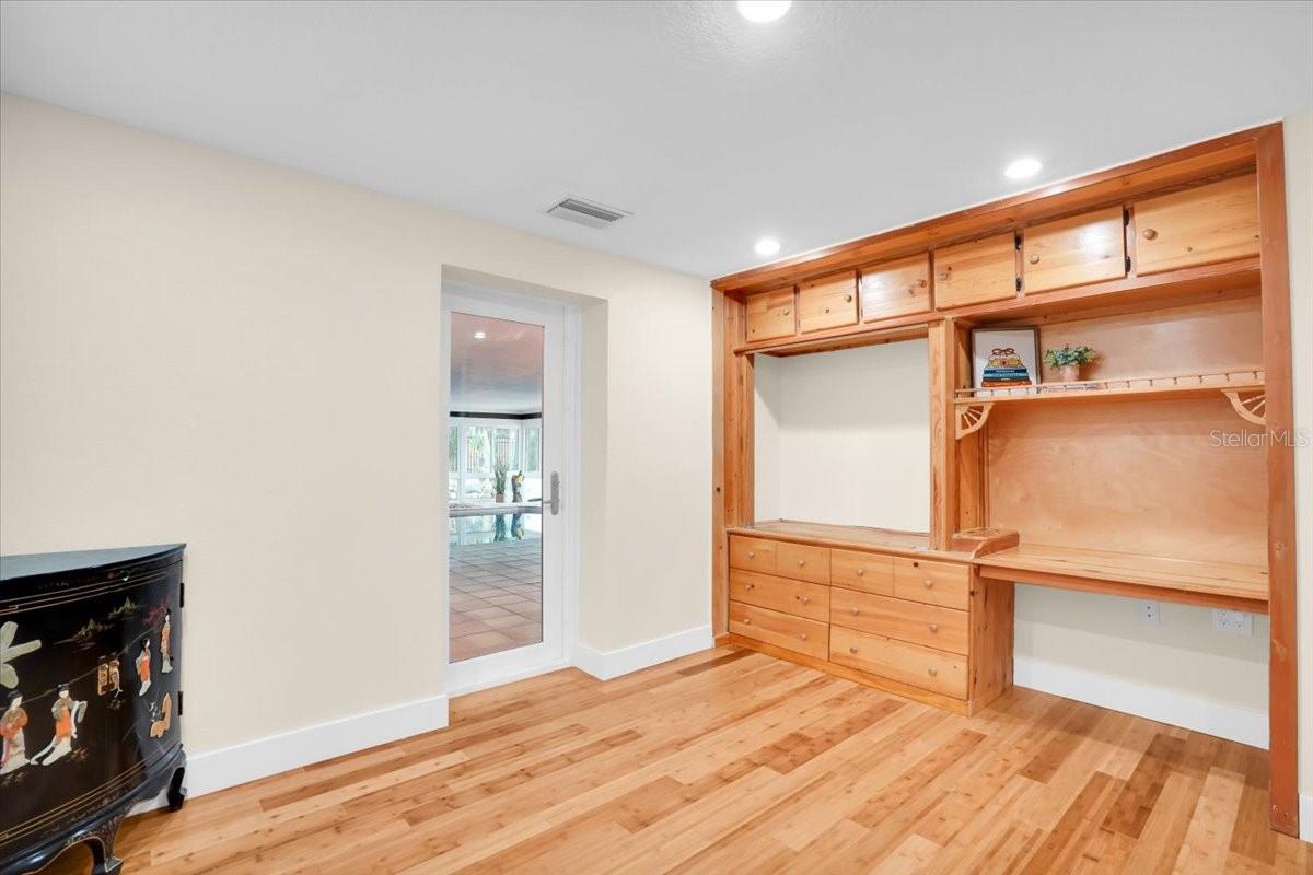 Image 21 of 45 For 4811 26th Avenue W