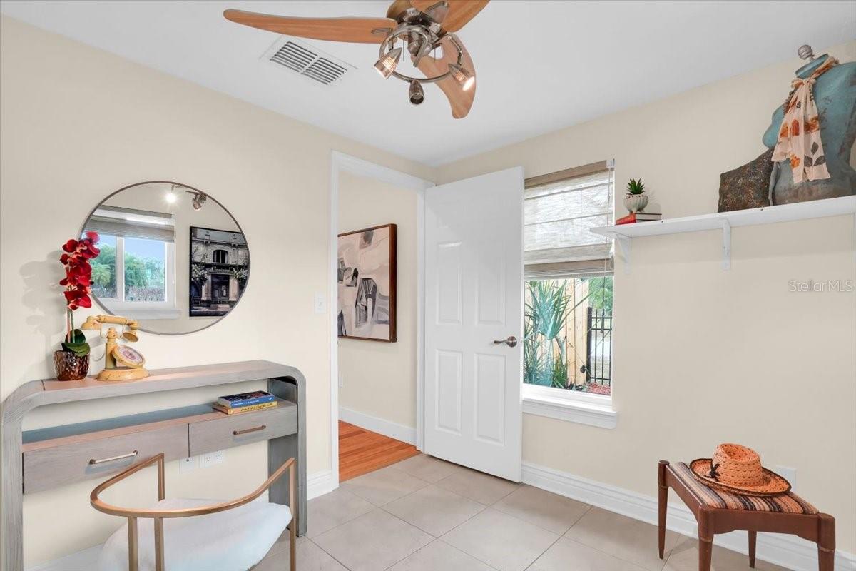 Image 23 of 45 For 4811 26th Avenue W