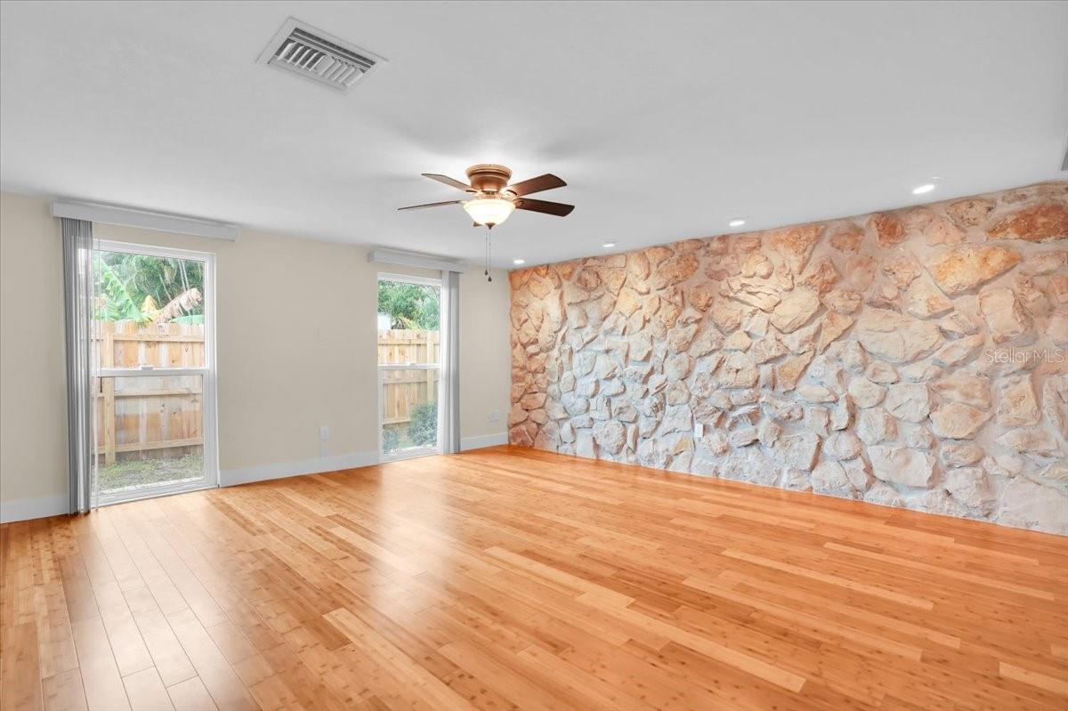 Image 25 of 45 For 4811 26th Avenue W