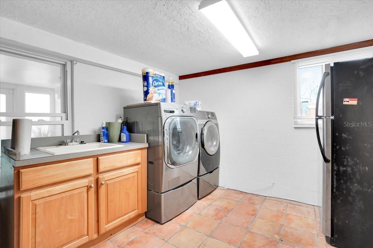 Image 32 of 45 For 4811 26th Avenue W