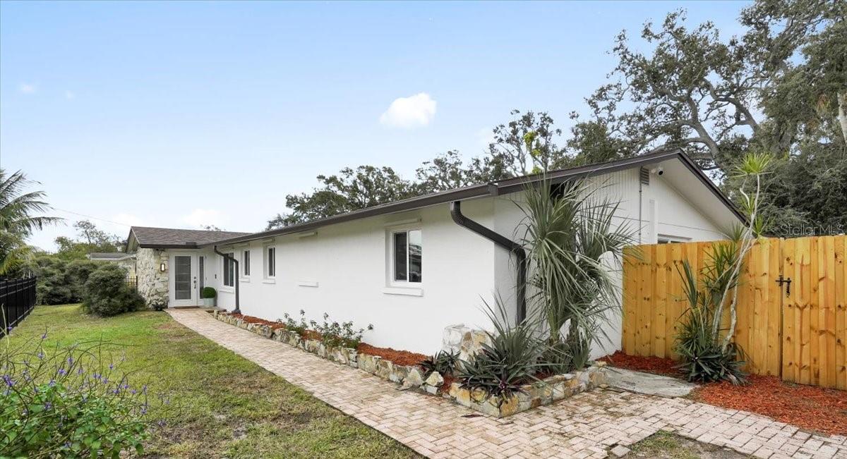 Image 33 of 45 For 4811 26th Avenue W