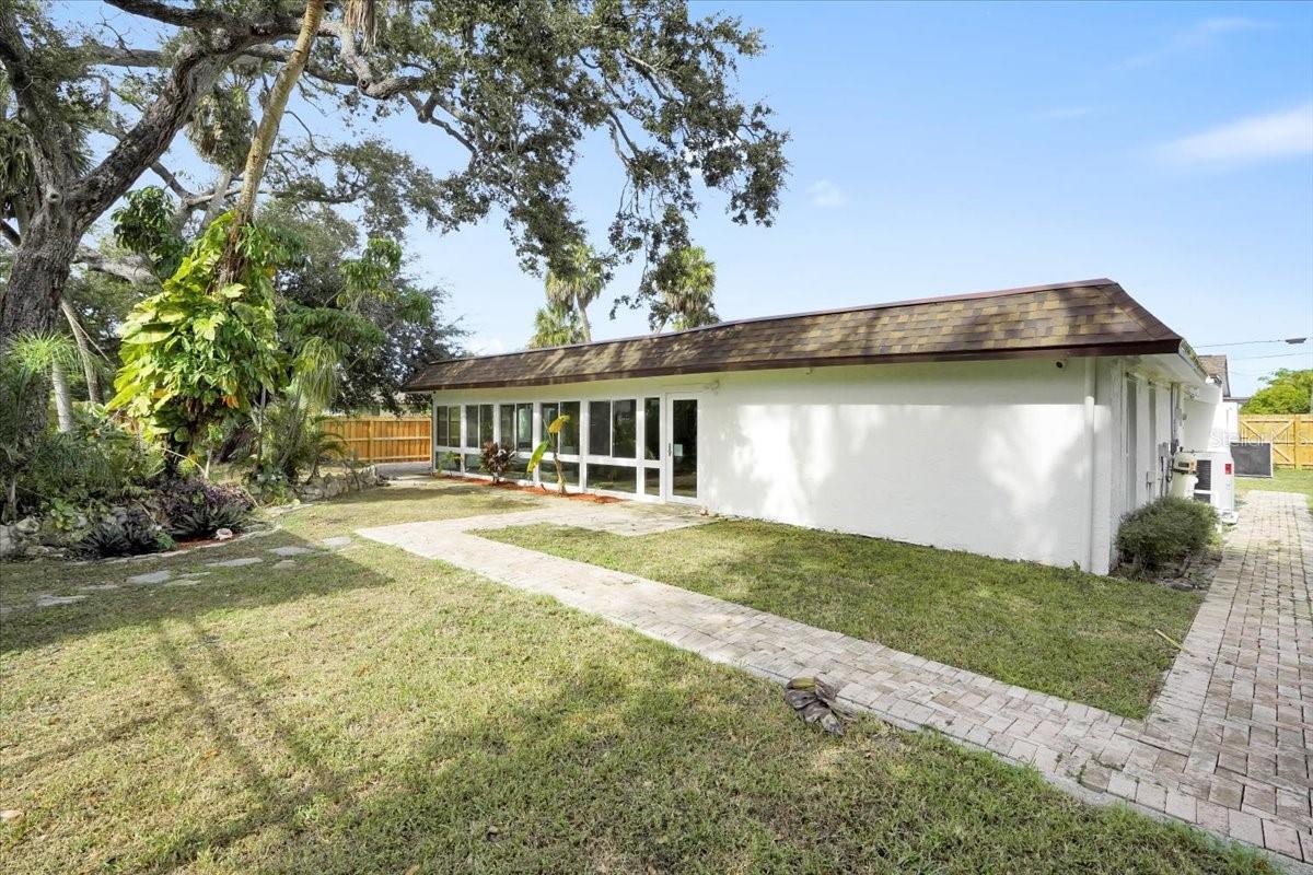 Image 39 of 45 For 4811 26th Avenue W