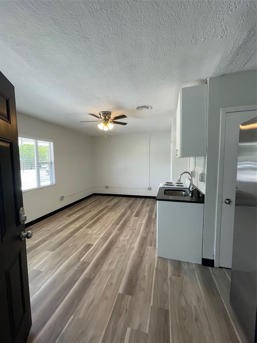 Image 3 of 10 For 707 Rosery Road Nw 3