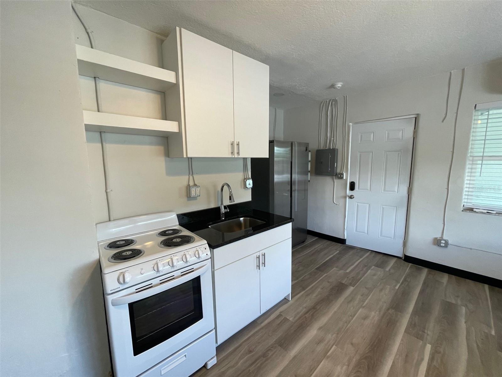 Image 9 of 10 For 707 Rosery Road Nw 3