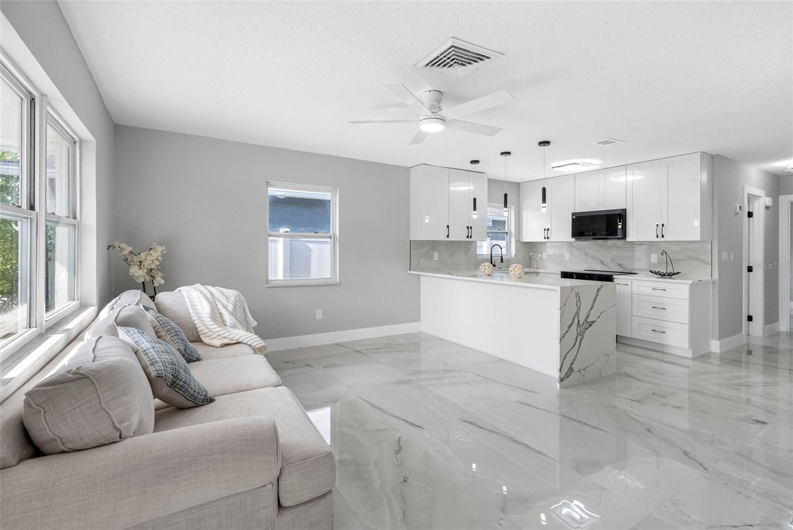 Image 10 of 50 For 1861 Shore Acres Boulevard Ne