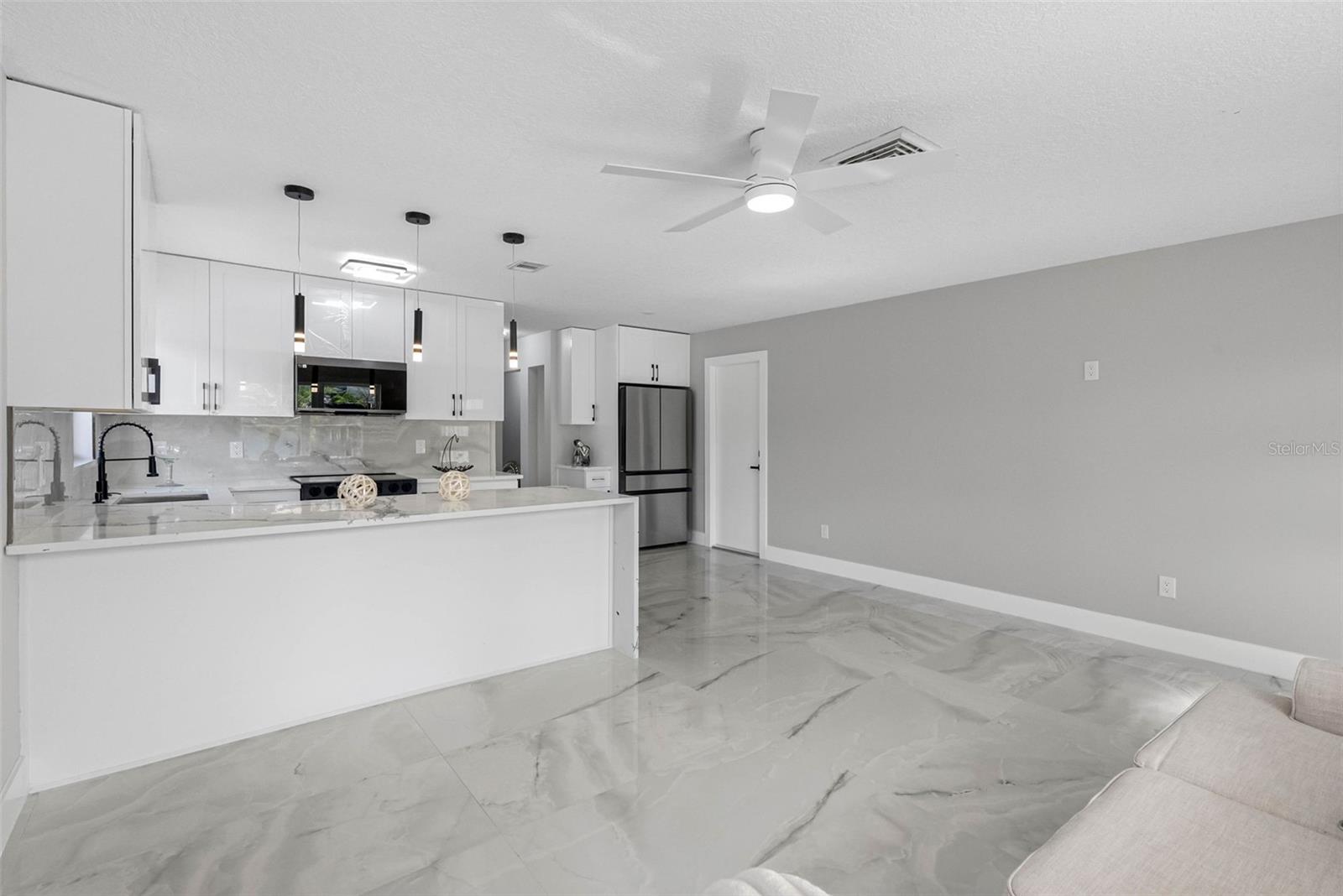 Image 12 of 50 For 1861 Shore Acres Boulevard Ne