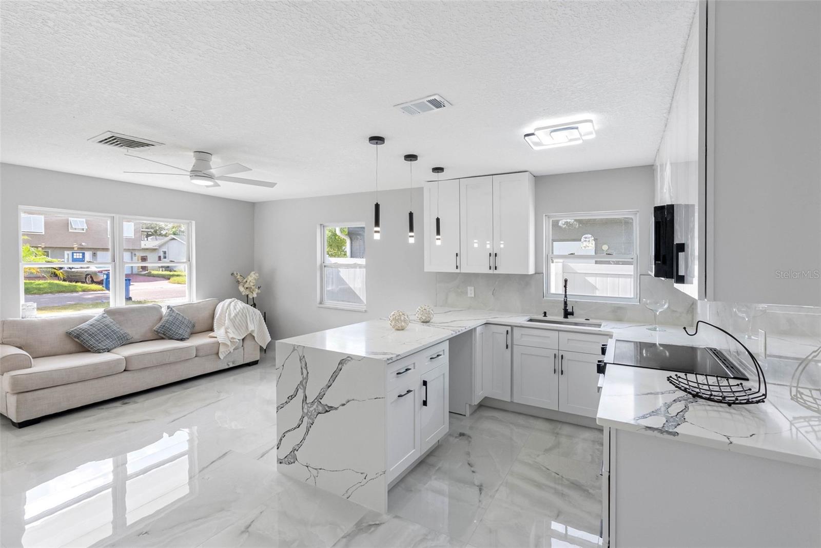 Image 13 of 50 For 1861 Shore Acres Boulevard Ne