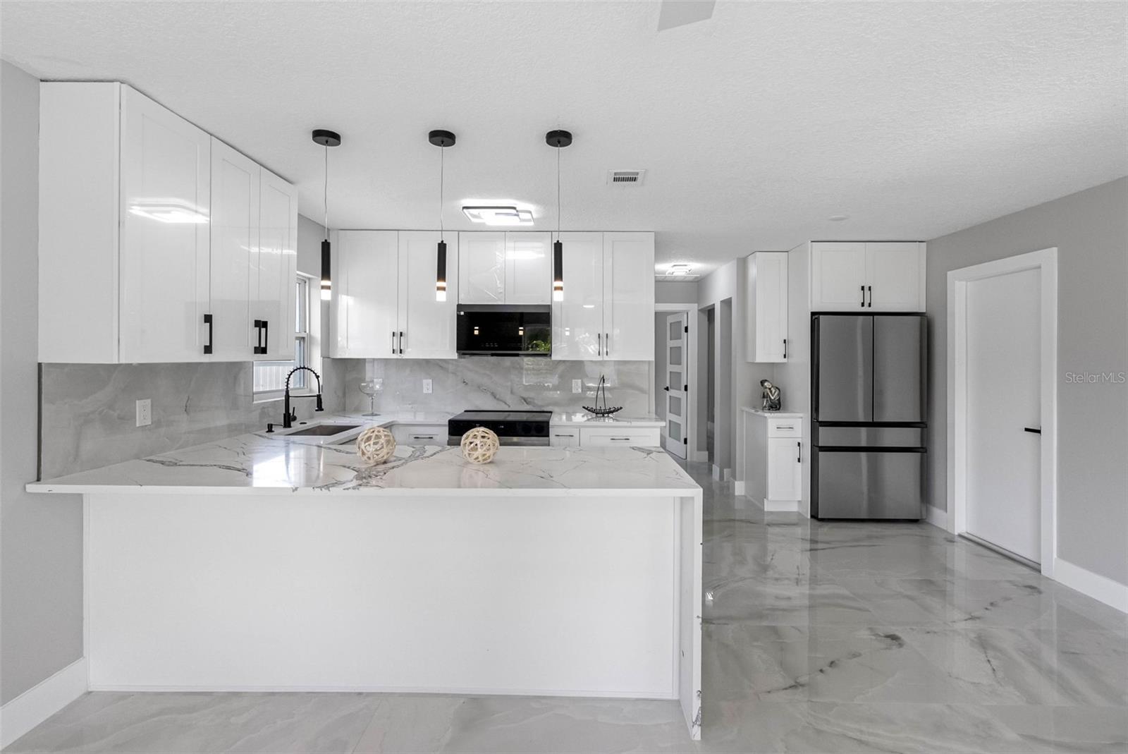 Image 18 of 50 For 1861 Shore Acres Boulevard Ne