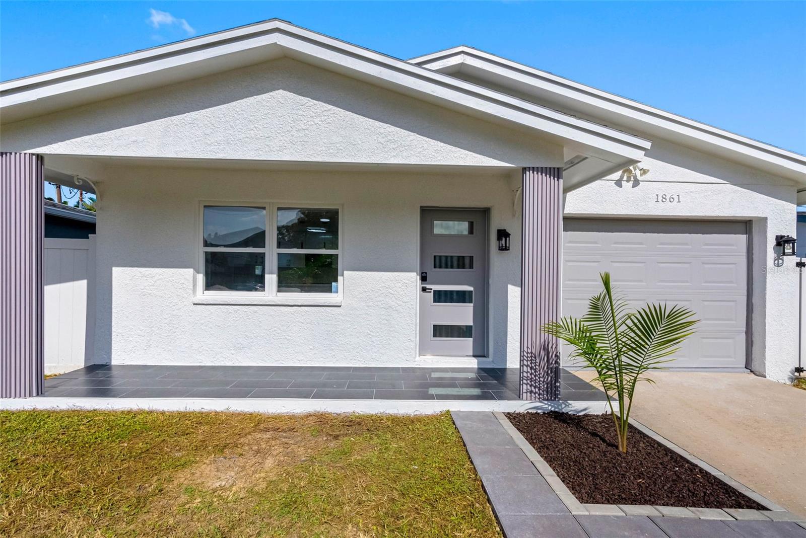 Image 2 of 50 For 1861 Shore Acres Boulevard Ne