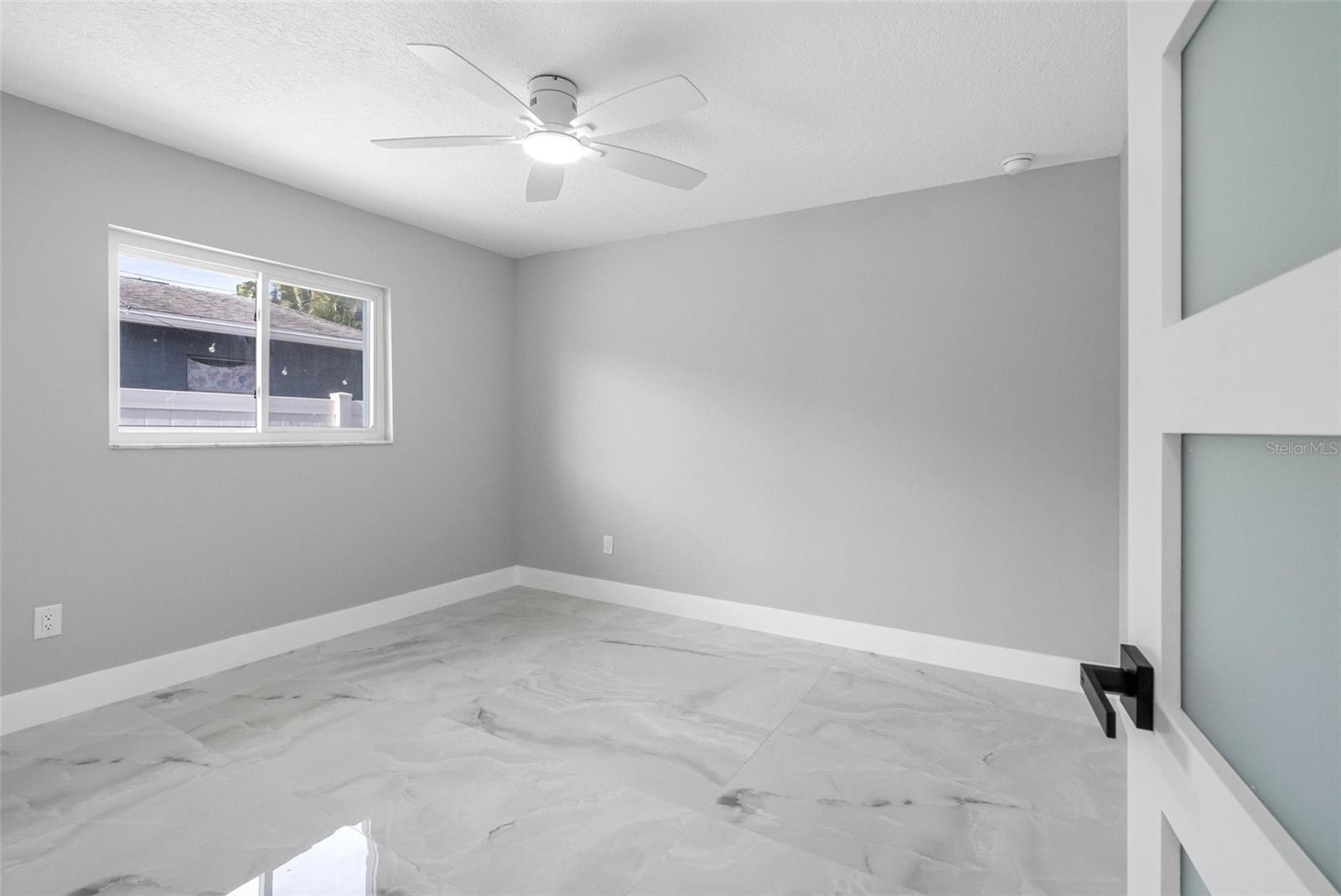 Image 21 of 50 For 1861 Shore Acres Boulevard Ne