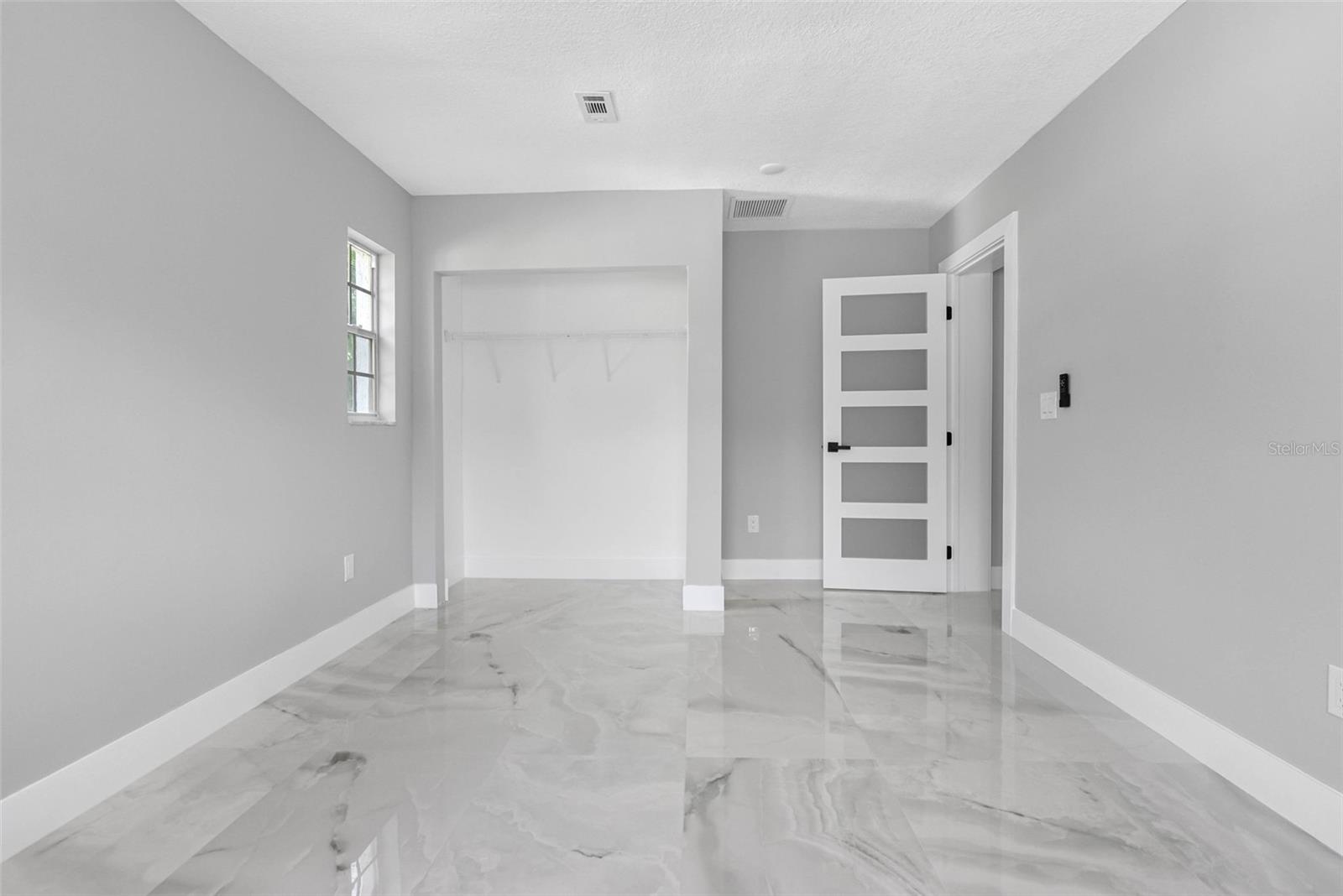 Image 25 of 50 For 1861 Shore Acres Boulevard Ne