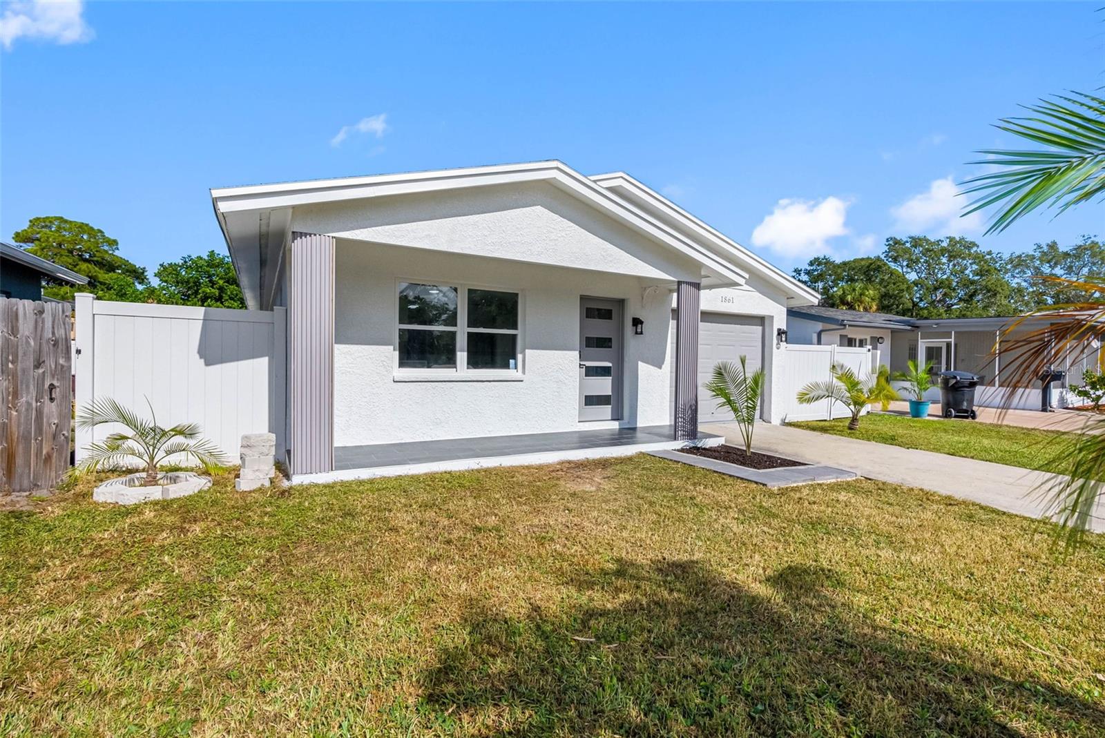 Image 3 of 50 For 1861 Shore Acres Boulevard Ne