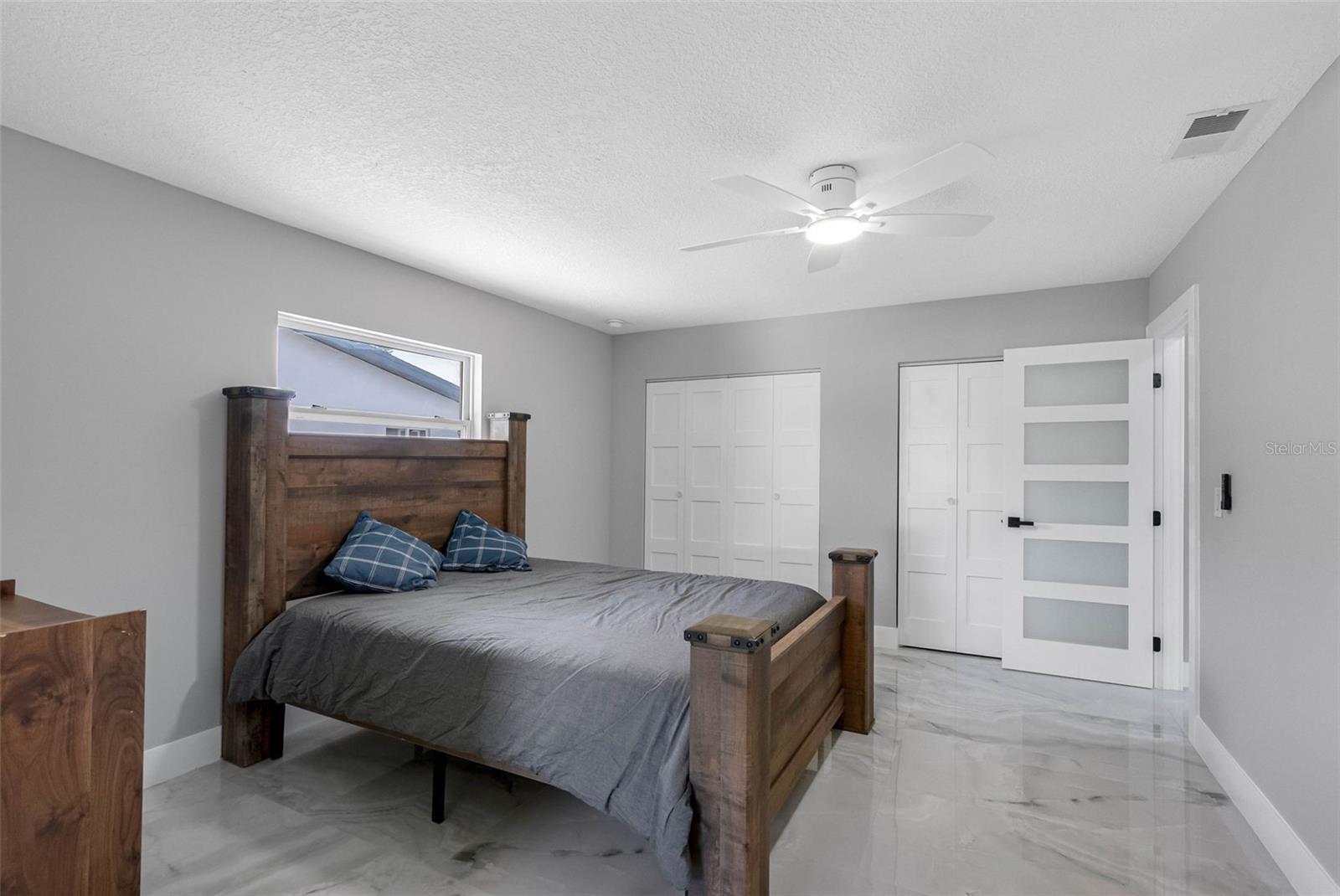 Image 32 of 50 For 1861 Shore Acres Boulevard Ne