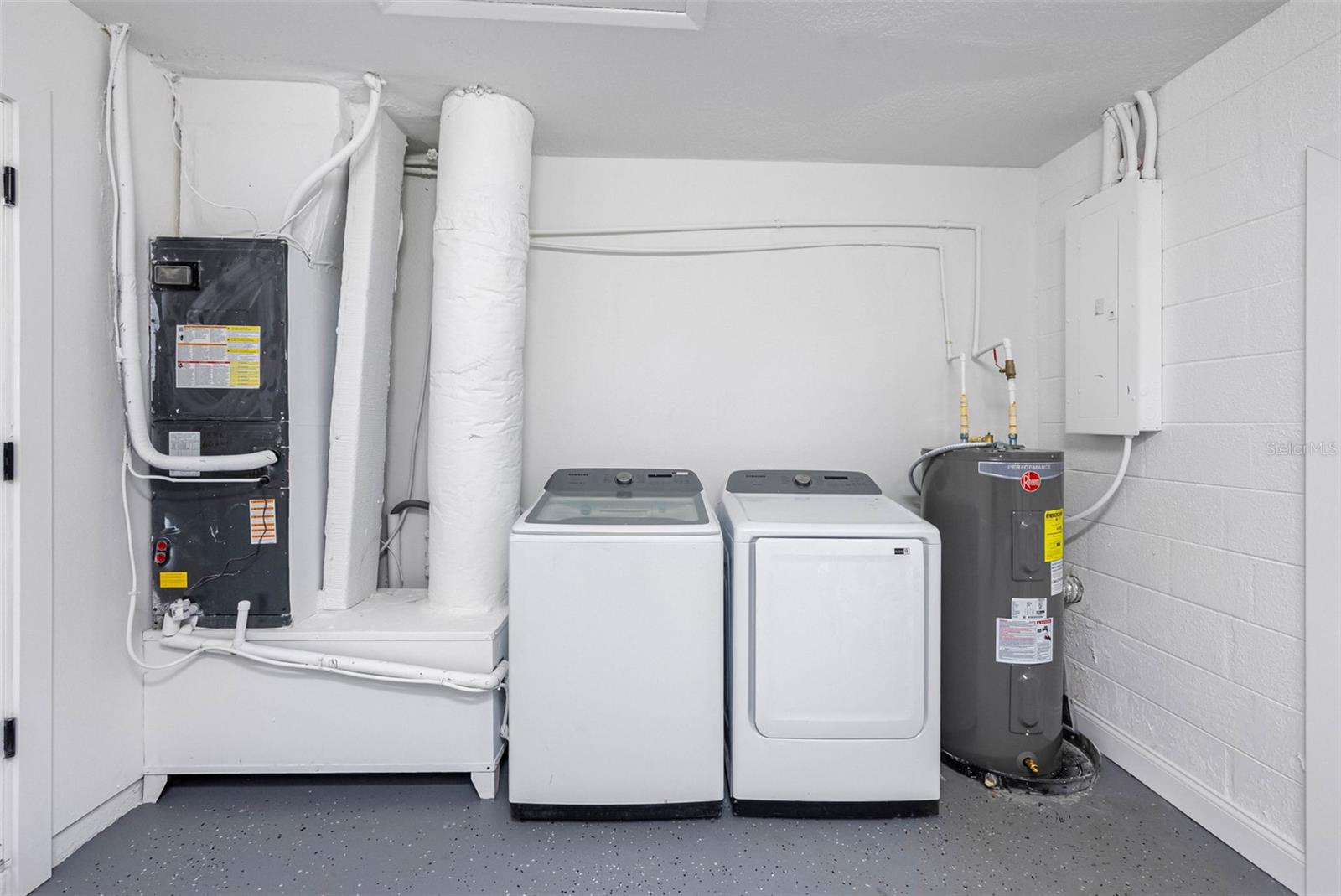 Image 35 of 50 For 1861 Shore Acres Boulevard Ne