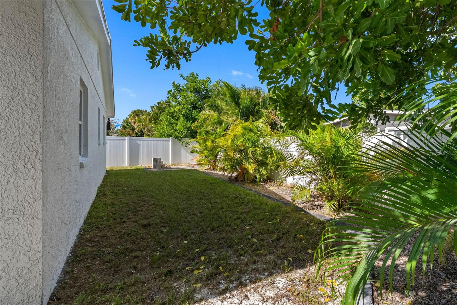 Image 41 of 50 For 1861 Shore Acres Boulevard Ne