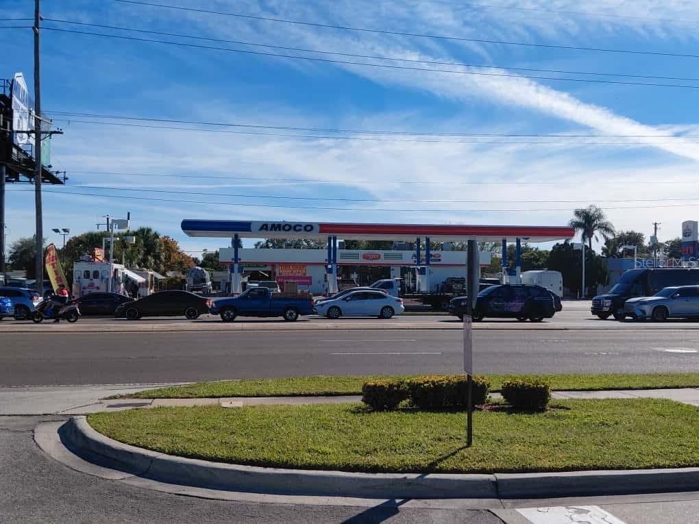 Image 5 of 13 For 7906 Hillsborough Avenue