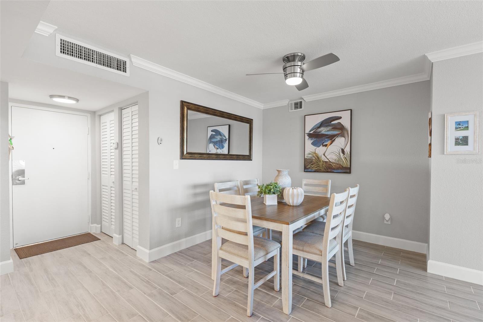 Image 14 of 49 For 5220 Brittany Drive S 1003