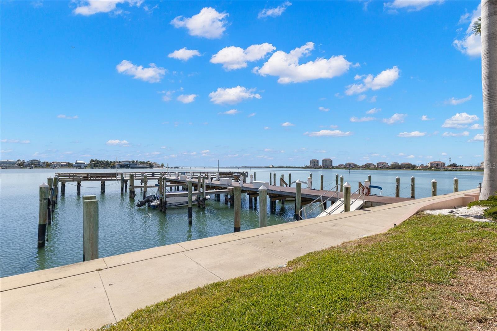 Image 36 of 49 For 5220 Brittany Drive S 1003