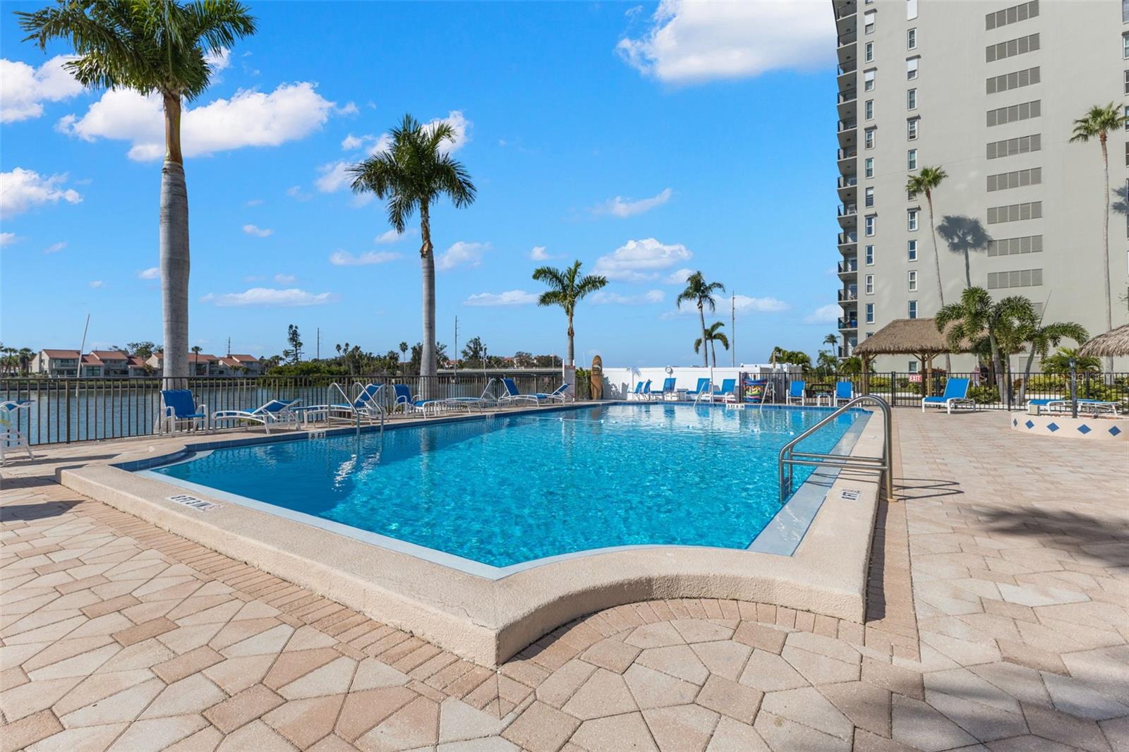 Image 39 of 49 For 5220 Brittany Drive S 1003