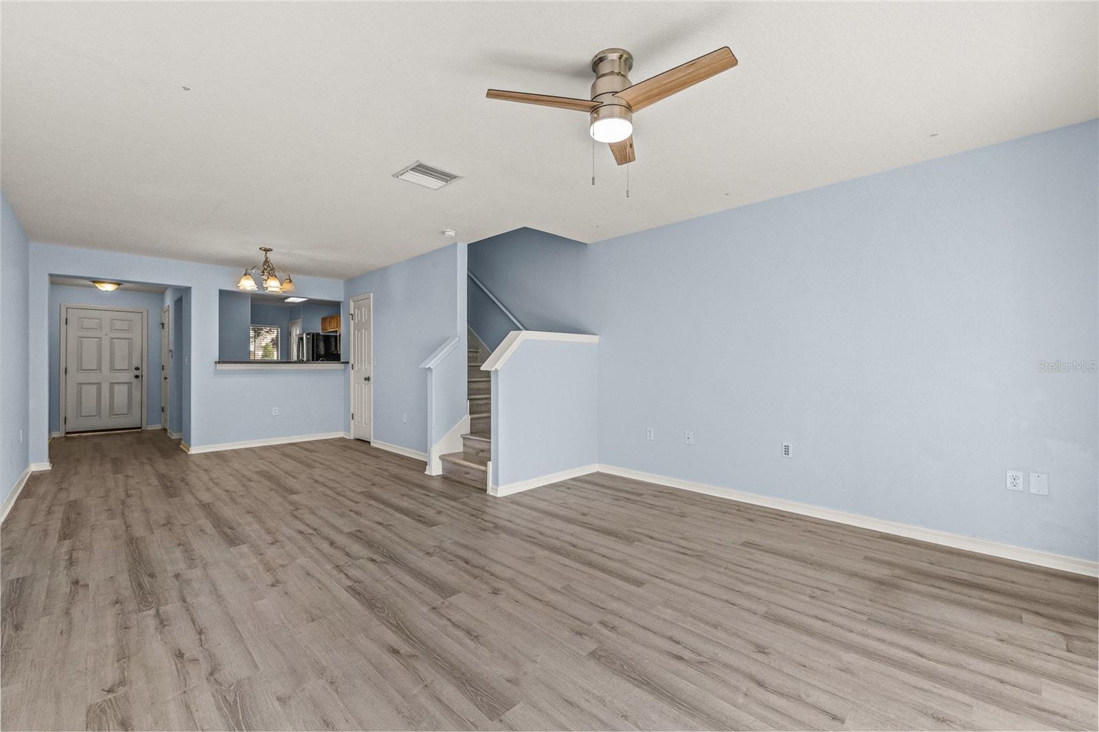 Image 13 of 35 For 8120 Silent Creek Drive