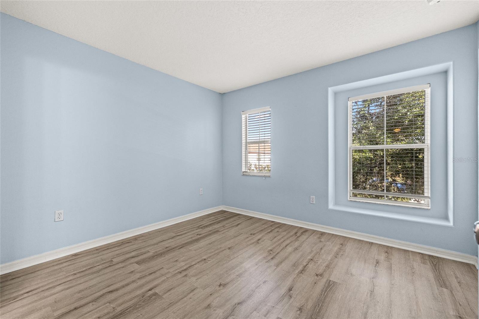 Image 21 of 35 For 8120 Silent Creek Drive