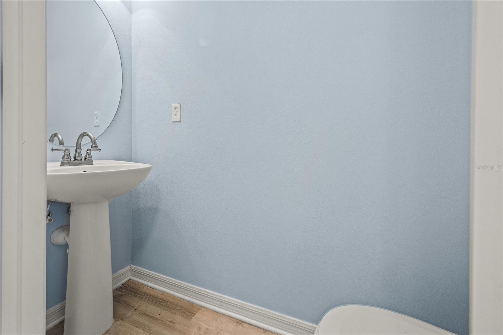 Image 25 of 35 For 8120 Silent Creek Drive