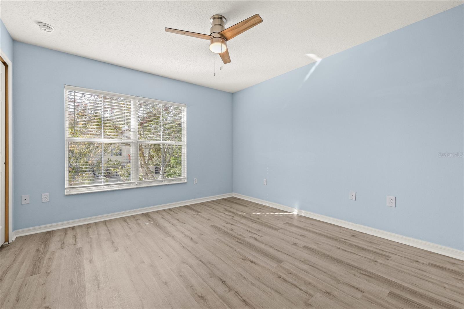 Image 26 of 35 For 8120 Silent Creek Drive