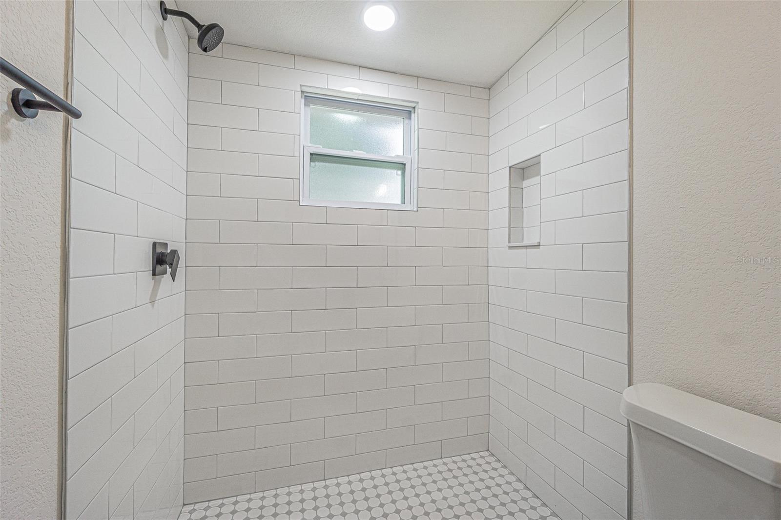 Image 18 of 26 For 5024 19th Street N