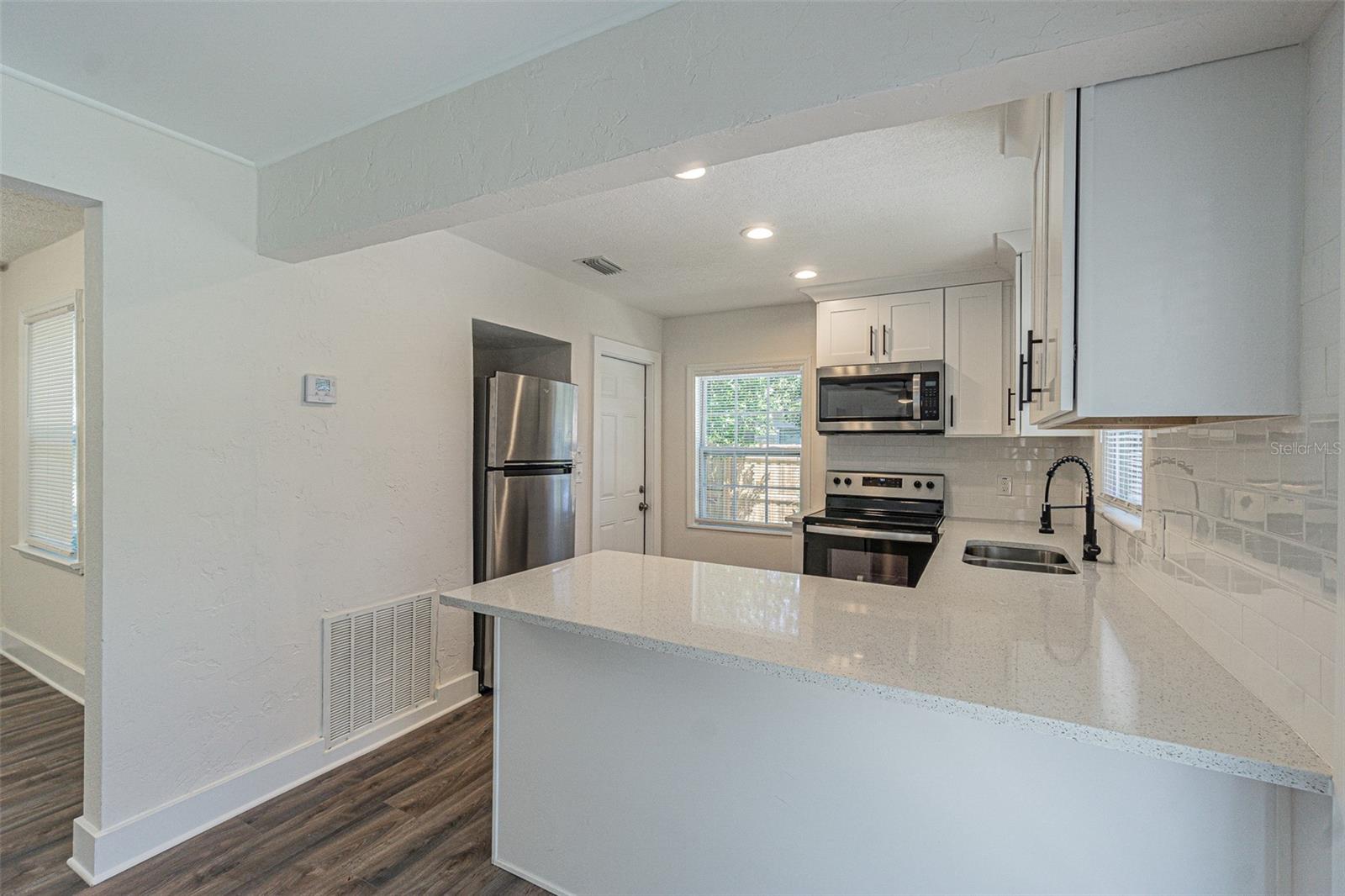 Image 8 of 26 For 5024 19th Street N