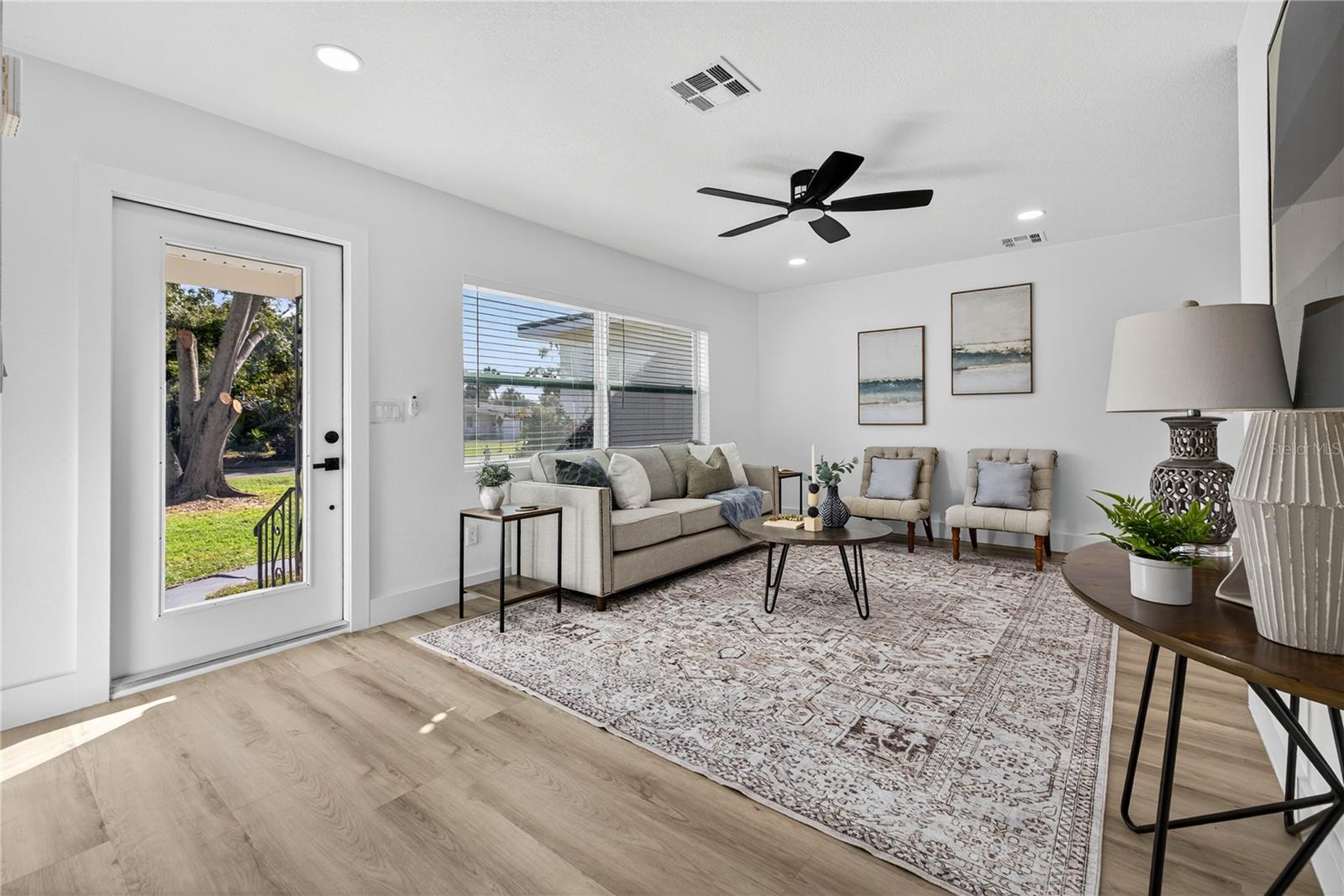 Image 4 of 24 For 2231 Lamparilla Way S