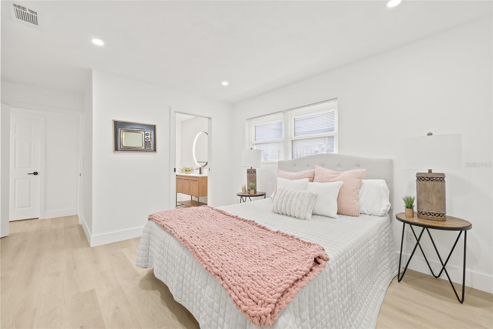 Image 14 of 36 For 10327 Tangelo Road