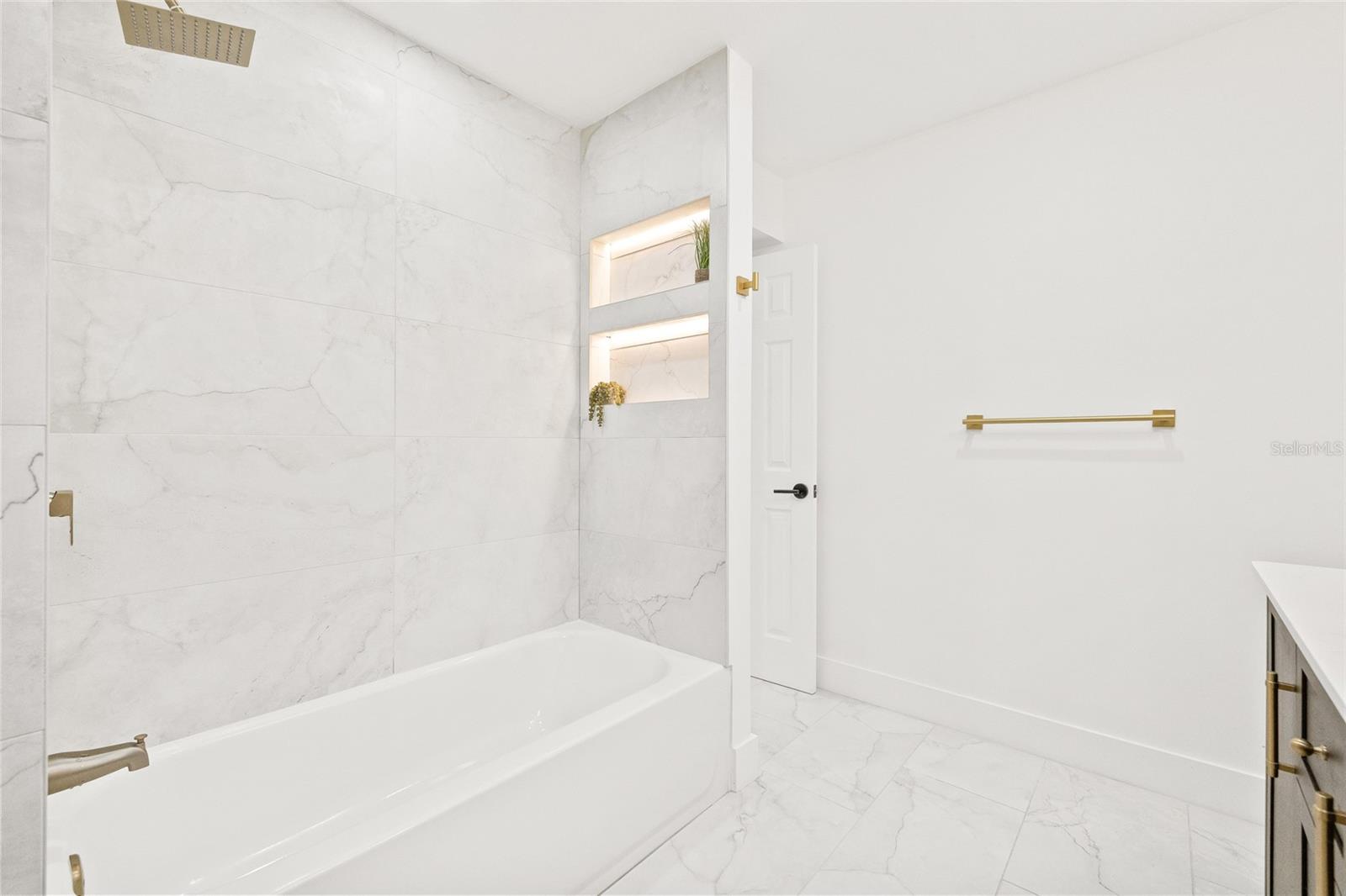 Image 23 of 36 For 10327 Tangelo Road