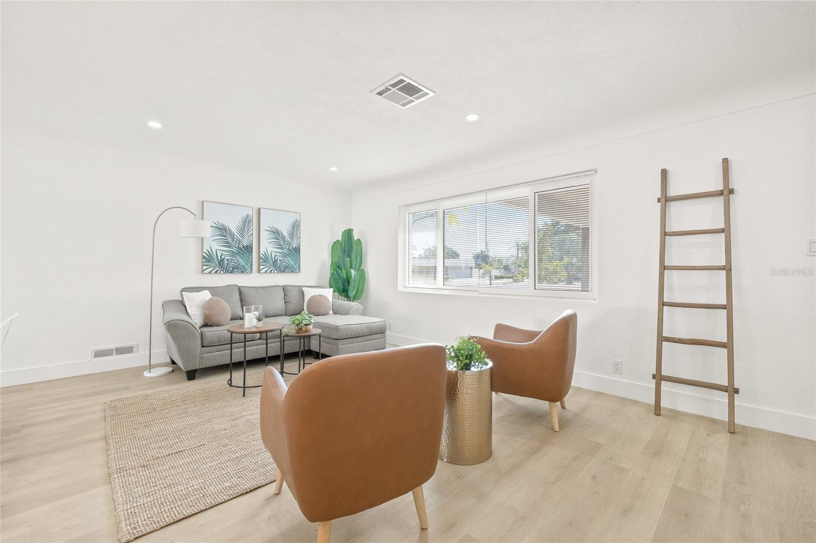 Image 3 of 36 For 10327 Tangelo Road