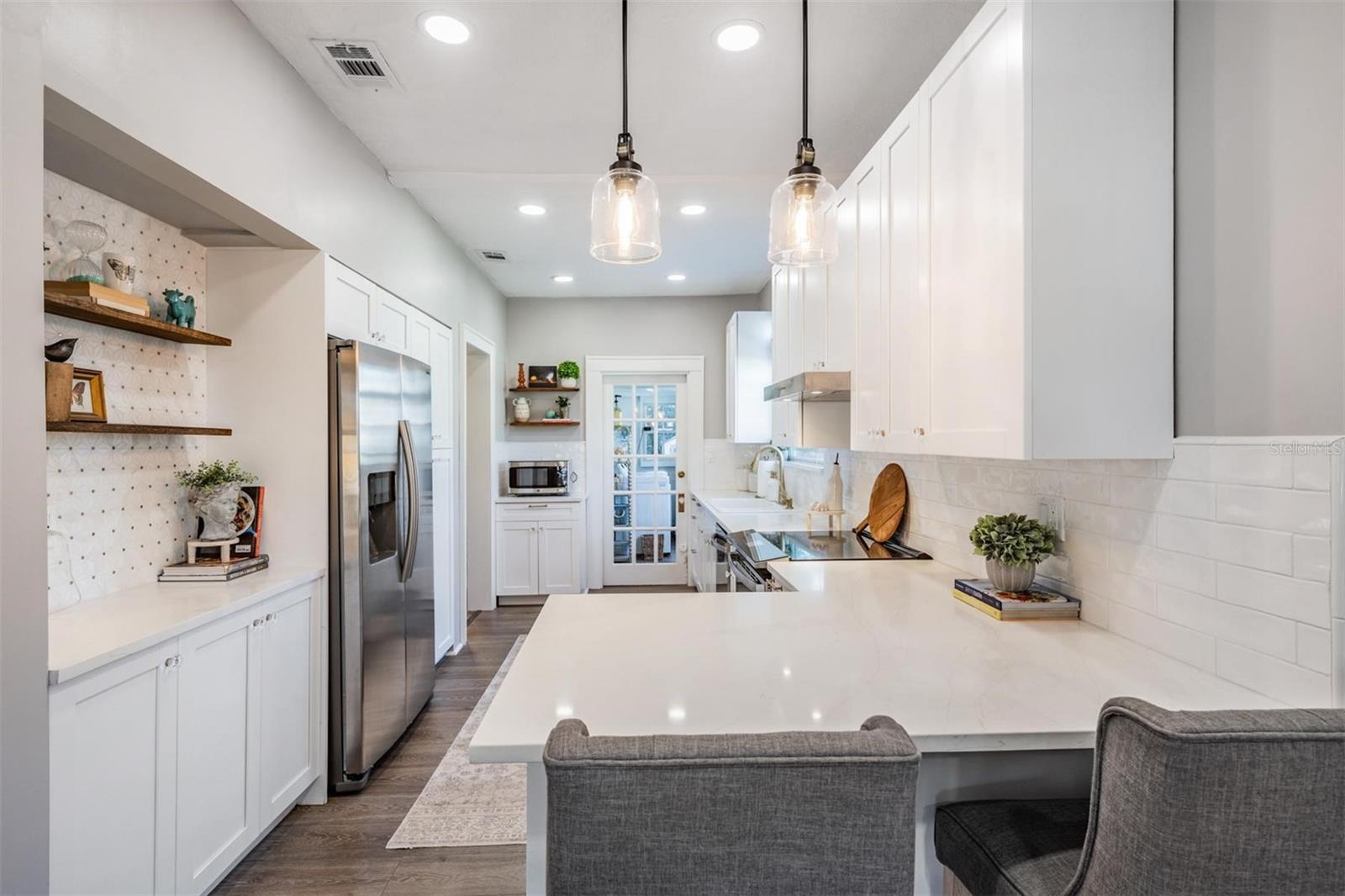 Image 10 of 32 For 2808 Angeles Street