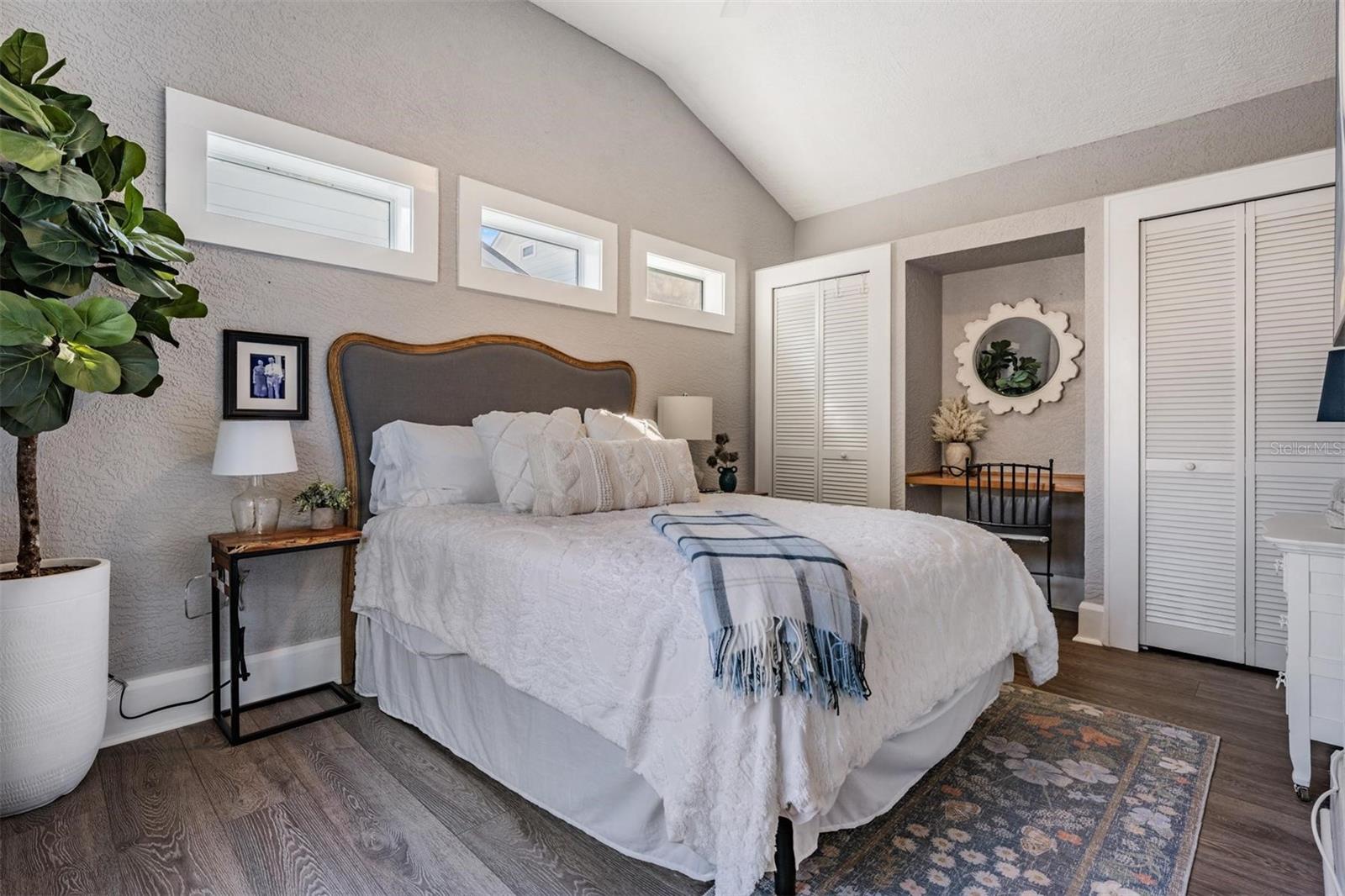 Image 14 of 32 For 2808 Angeles Street