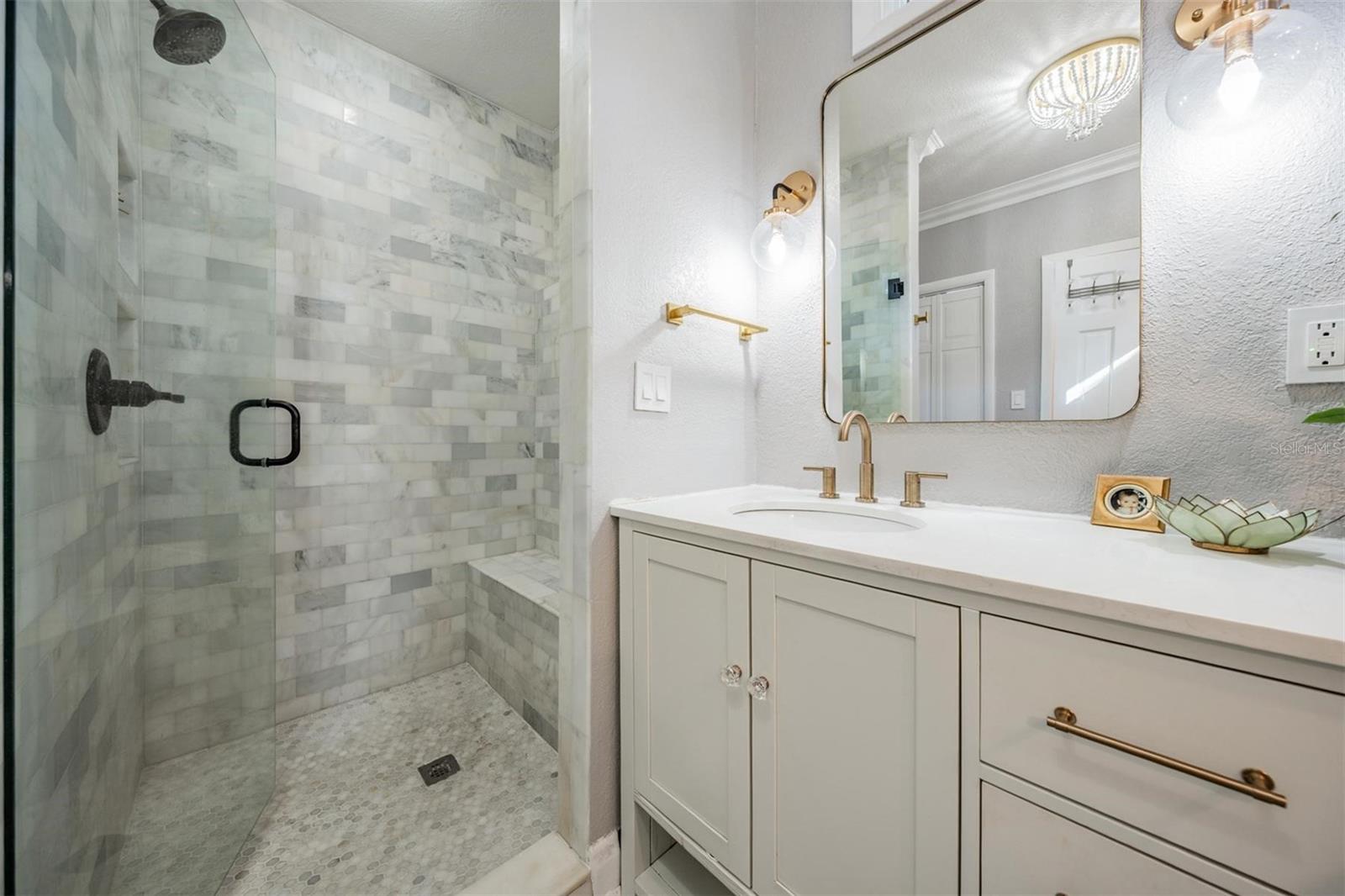 Image 17 of 32 For 2808 Angeles Street