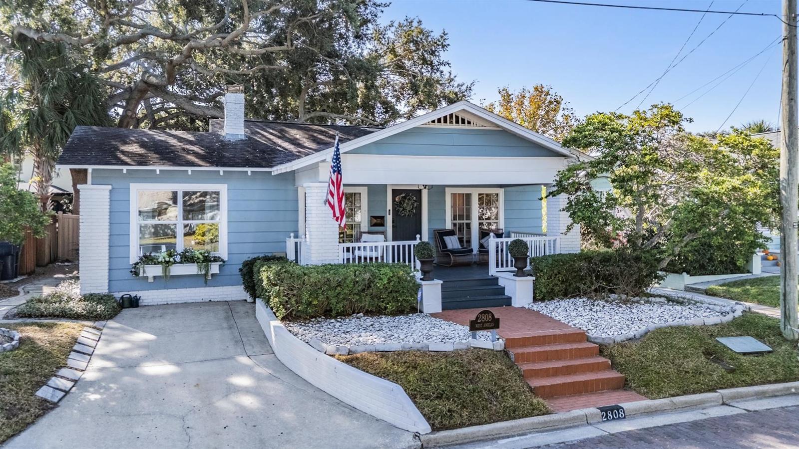 Image 2 of 32 For 2808 Angeles Street