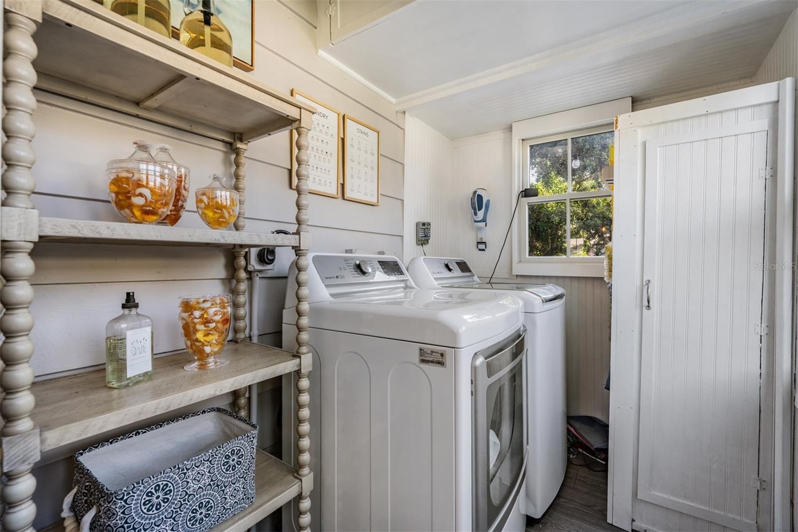 Image 22 of 32 For 2808 Angeles Street