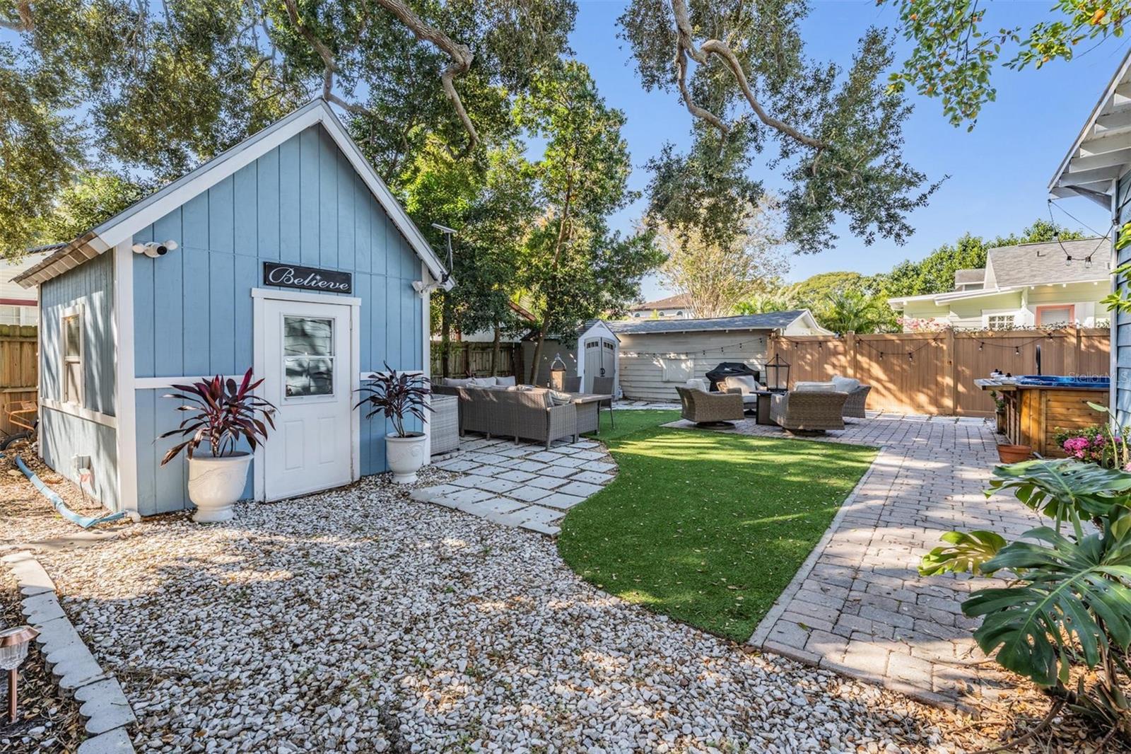 Image 23 of 32 For 2808 Angeles Street