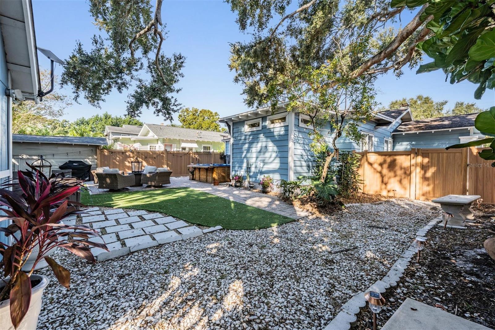 Image 26 of 32 For 2808 Angeles Street