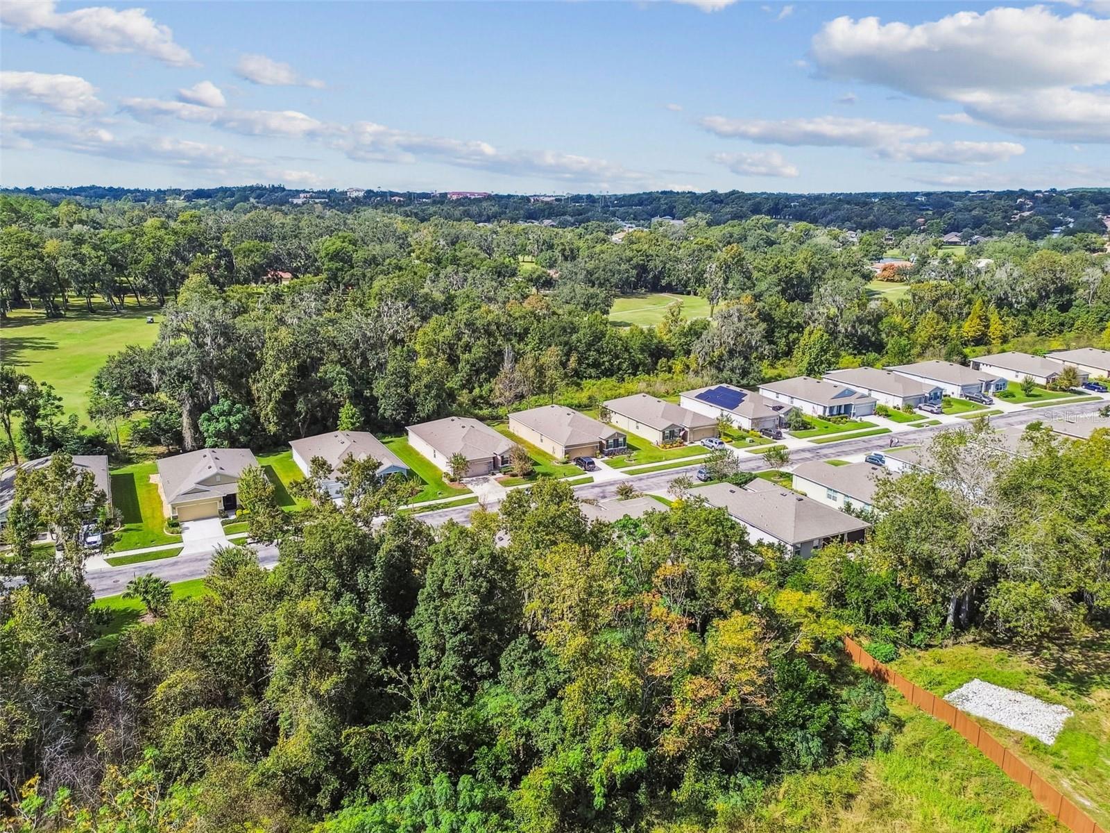 Listing photo id 16 for 12322 Eastpointe Drive