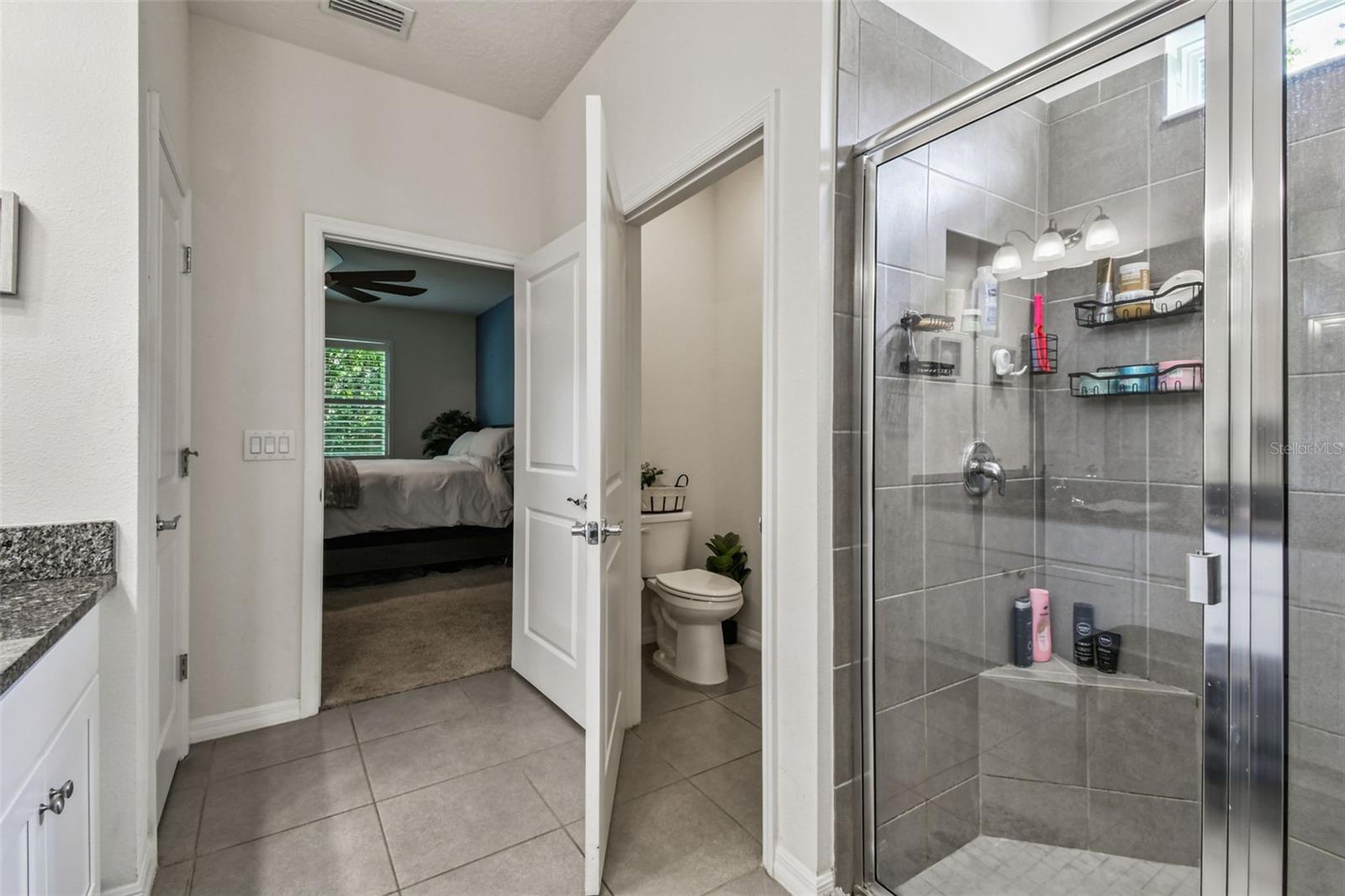 Listing photo id 34 for 12322 Eastpointe Drive