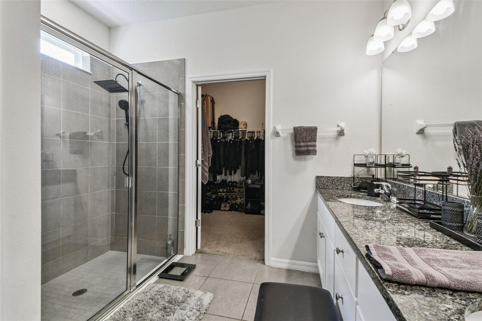 Listing photo id 35 for 12322 Eastpointe Drive