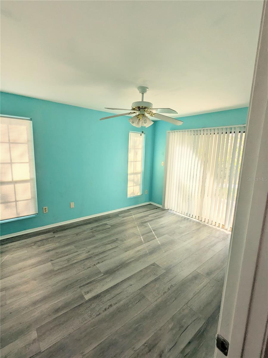 Image 11 of 21 For 8702 Mallard Reserve Drive 104