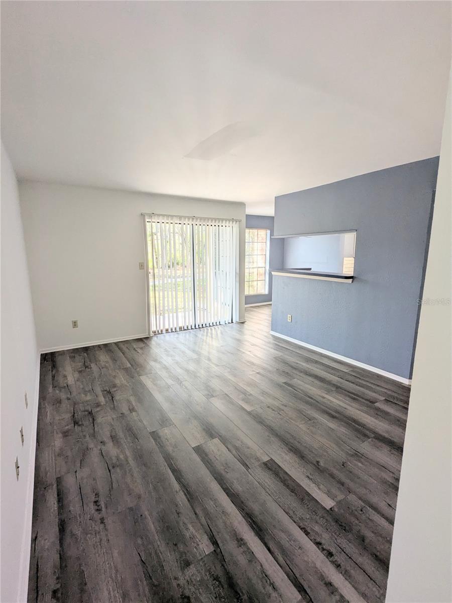 Image 4 of 21 For 8702 Mallard Reserve Drive 104