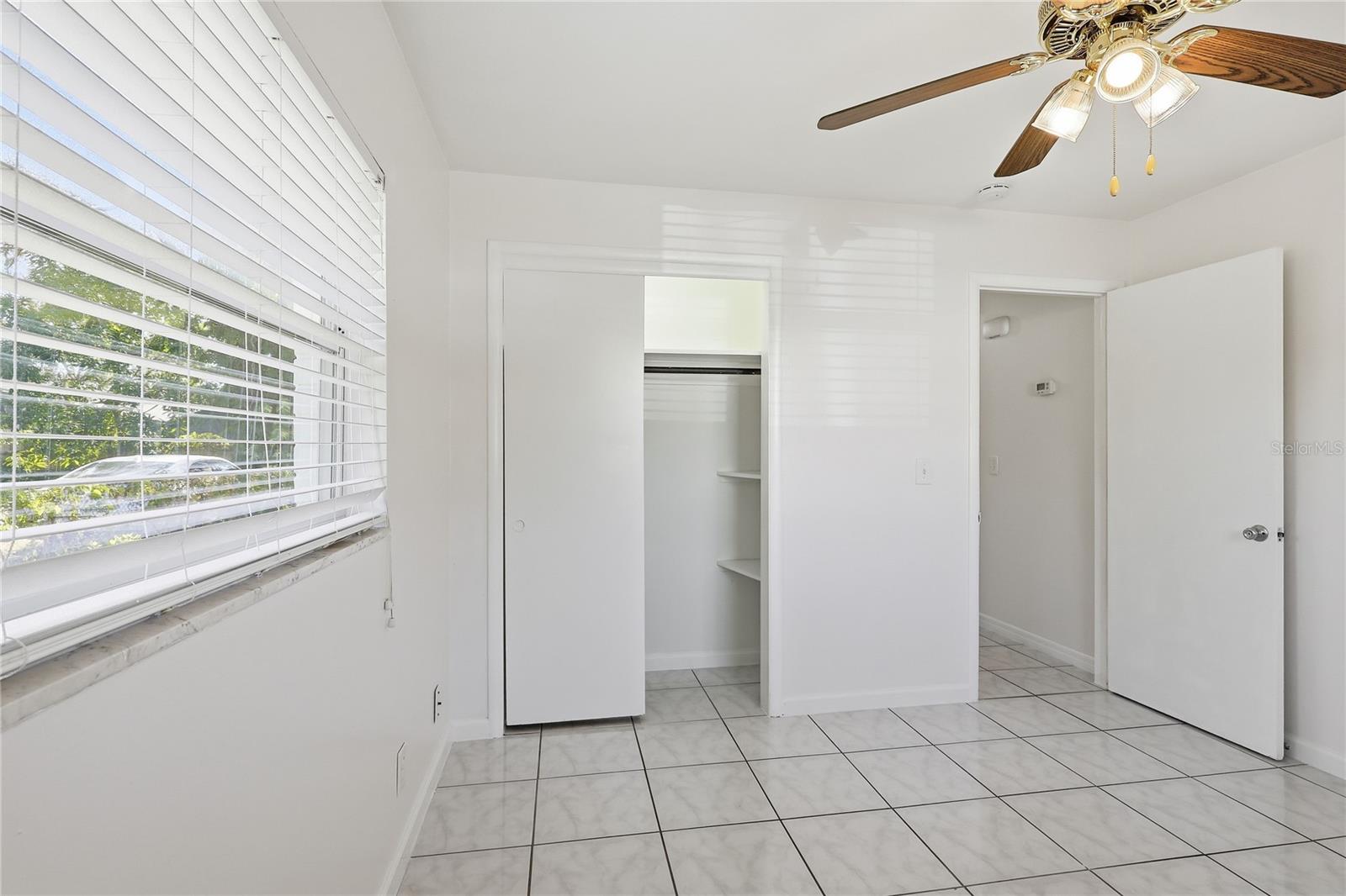 Image 11 of 29 For 3106 La Salle Street