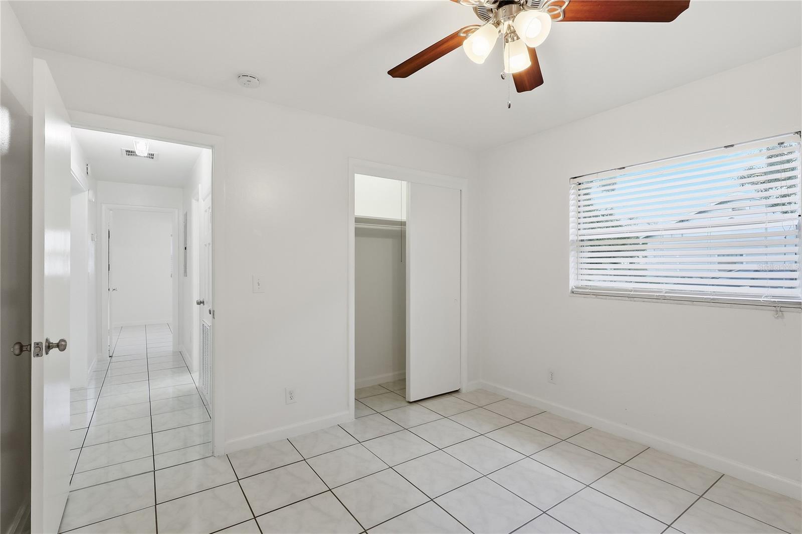 Image 13 of 29 For 3106 La Salle Street