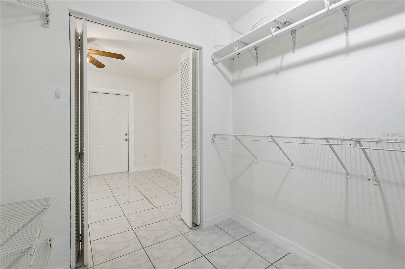 Image 17 of 29 For 3106 La Salle Street